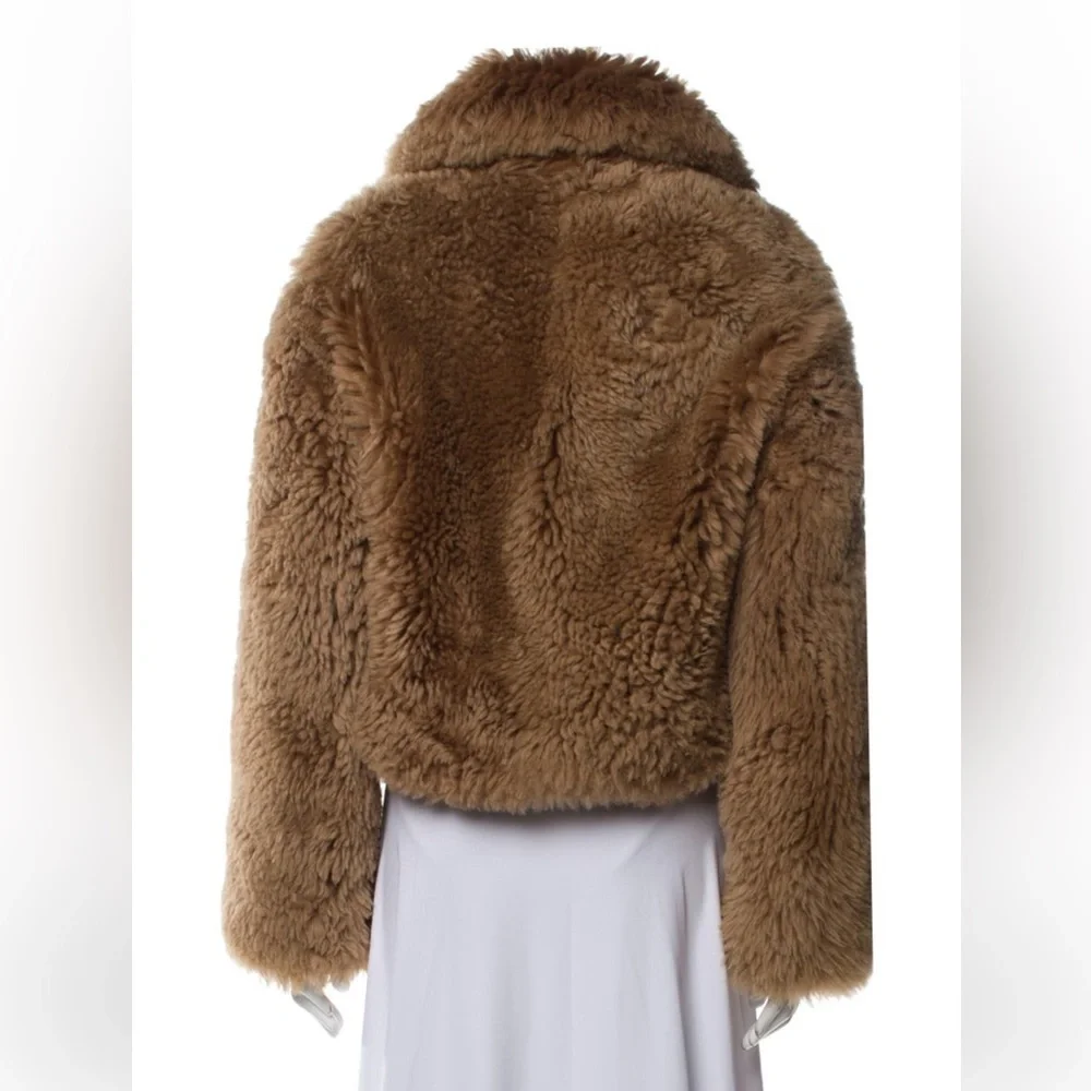 The Arrivals Fur Jacket 🐻 - Picture 3 of 11